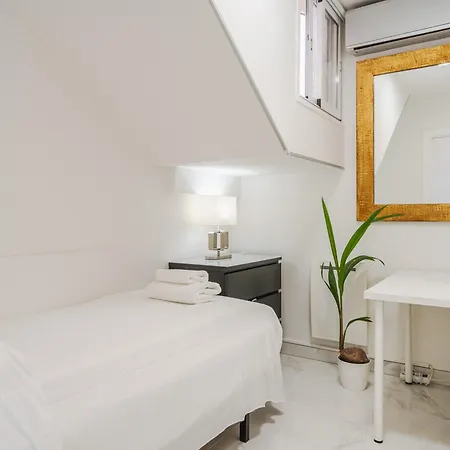 Luxurious Hillside With Private Pool - Sea & Mountain Views * 푸엔히롤라